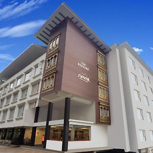 Summit Denzong Hotel & Spa